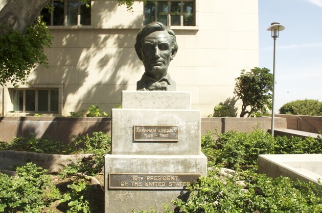 lincoln.jpg