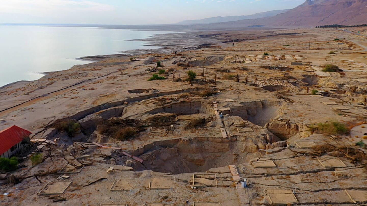 A dirt landscape along the coast.