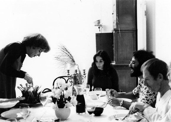 Mary Ann Danin with friends having Thanksgiving dinner in Venice. | Courtesy of the Los Angeles Public Library