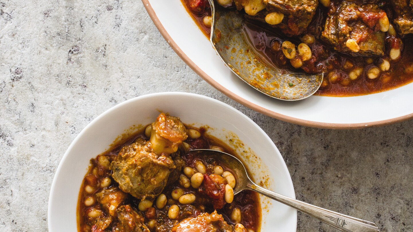 braised oxtails white beans tomatoes aleppo peppers