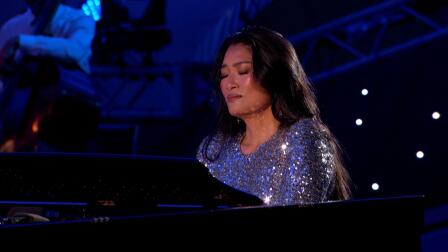 Chloe Flower Performs Gershwin’s “Rhapsody in Blue”