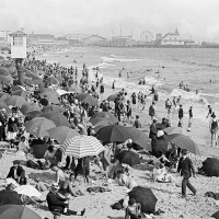 Ocean Park Beach in Santa Monica crowded with bathers, ca.1910 | USC Digital Library; From the California Historical Society Collection at the University of Southern California