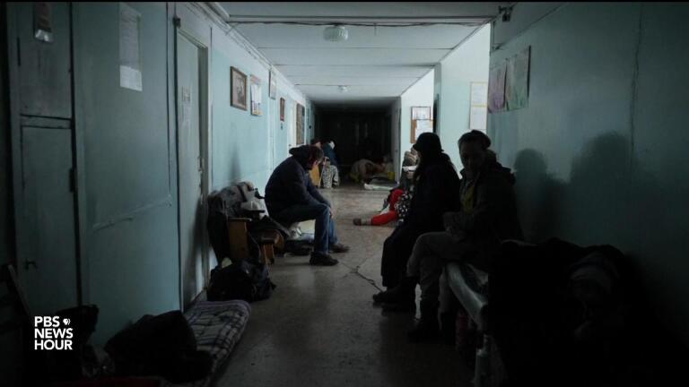 Hundreds of thousands trapped in Mariupol amid Russian siege