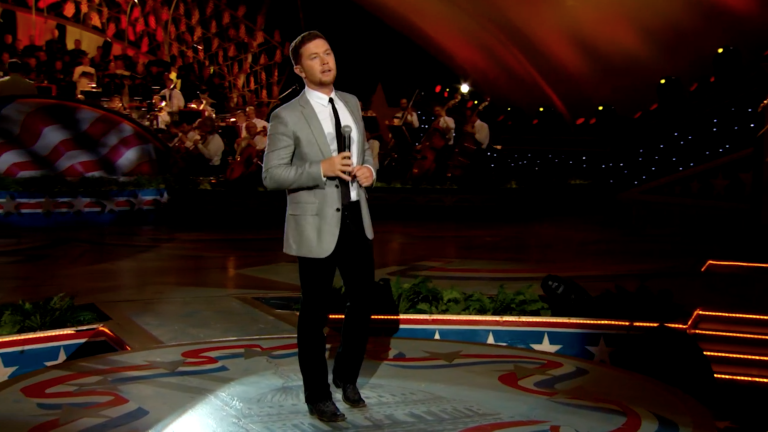 Scotty McCreery Performs "The Dash"