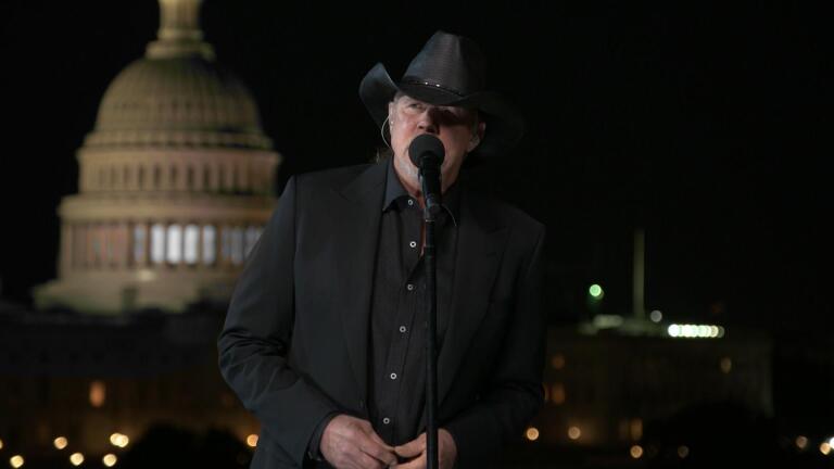 Trace Adkins Performs "My Country 'Tis of Thee"