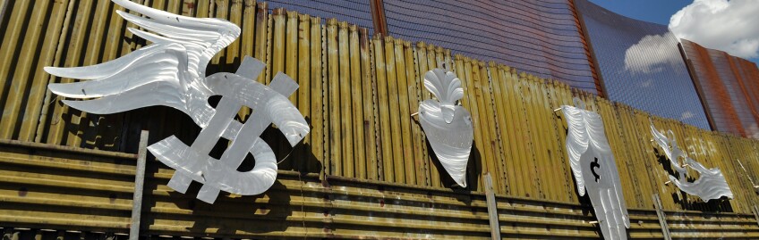 Art on the Border Wall in Nogales, Sonora | Photo: Jonathan McIntosh, some rights reserved