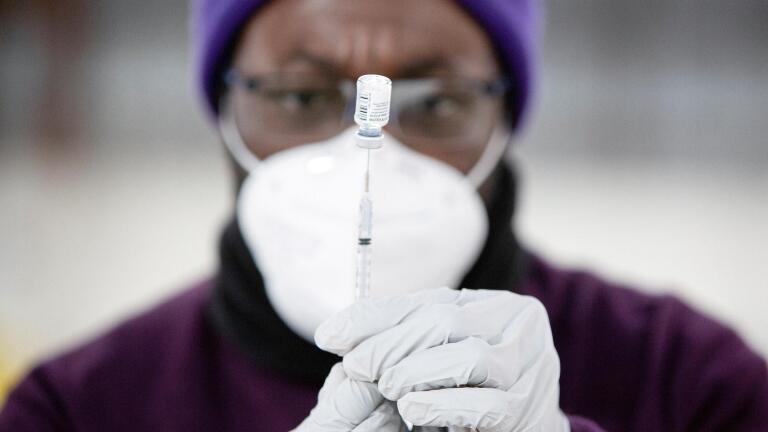 U.S. reaches a million COVID deaths amid deadlock on funding