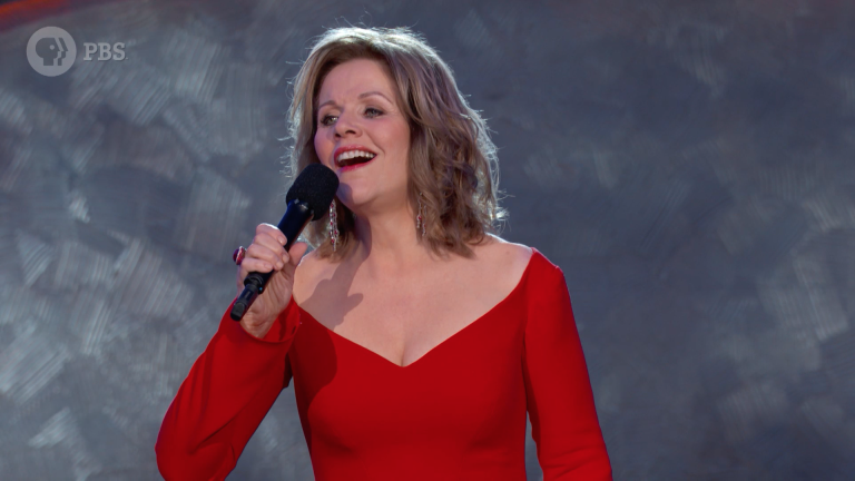 Renée Fleming Performs "You'll Never Walk Alone"