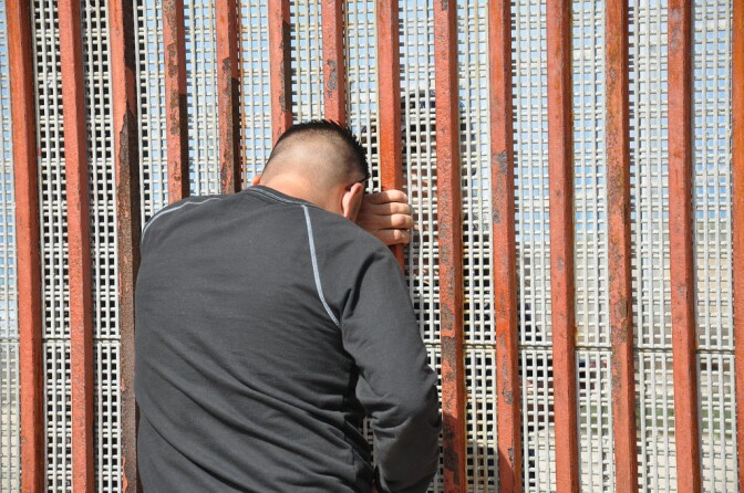 border-wall-families-5-2-16.jpg