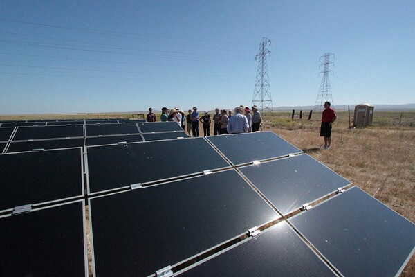First-Solar-Topaz-PV-Array-7-18-12-thumb-600x400-32585