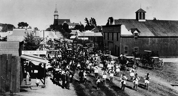 A brass band heads the funeral cortege of Owen Brown. The photo was taken January 10, 1889, looking east from Raymond Avenue along Colorado Blvd. | Courtesy of the Los Angeles Public Library