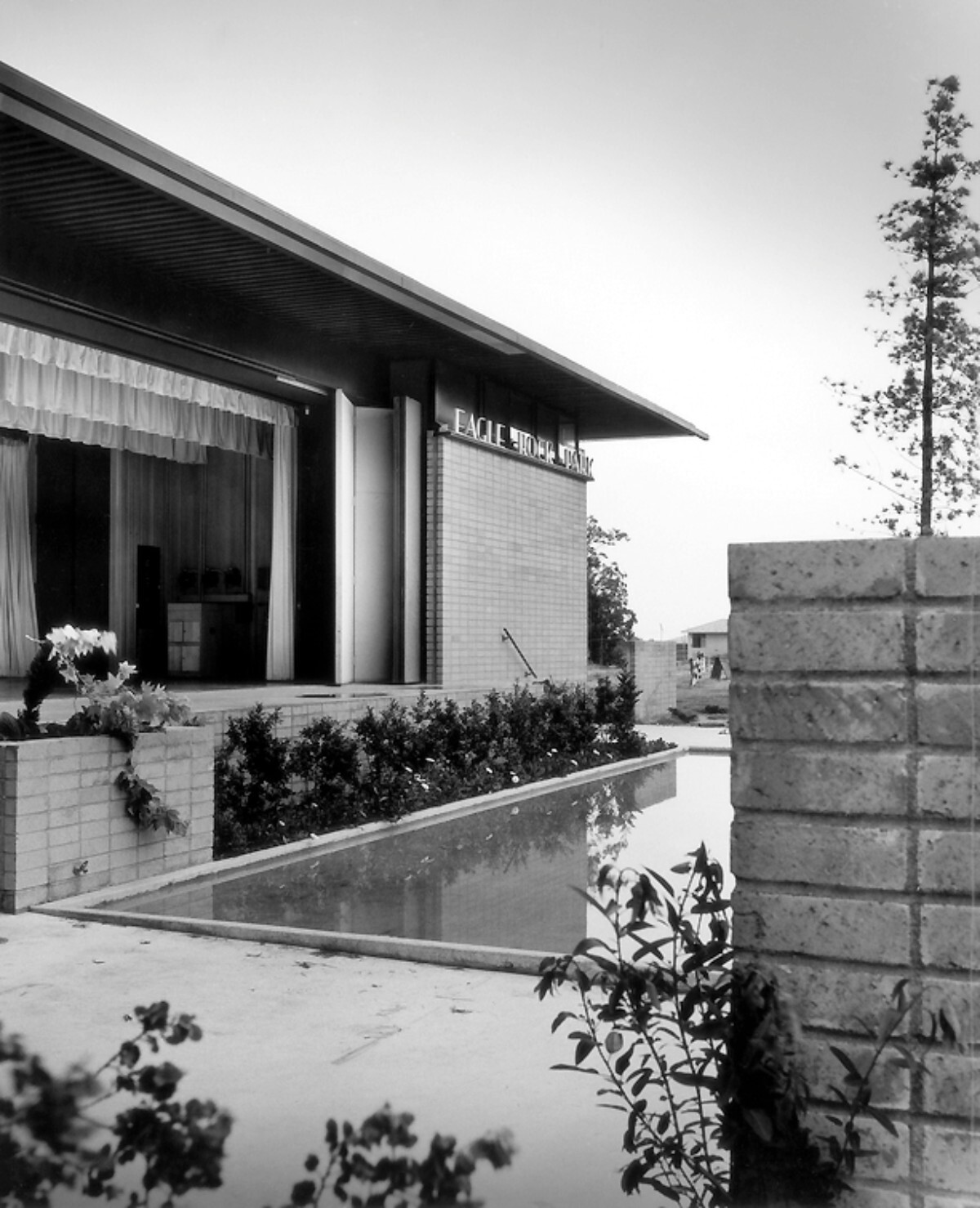 Eagle Rock Recreation Center | Photo by Julius Shulman