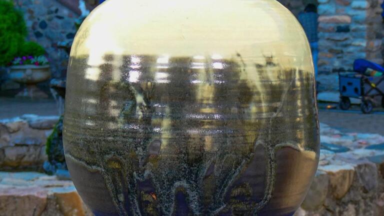 Appraisal: Toshiko Takaezu Moon Pot, ca. 1970