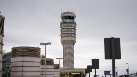 News Wrap: FAA issues ground stops at major airports