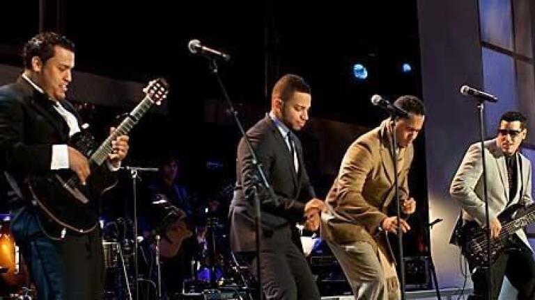 Exclusive Aventura "Su Veneno"
