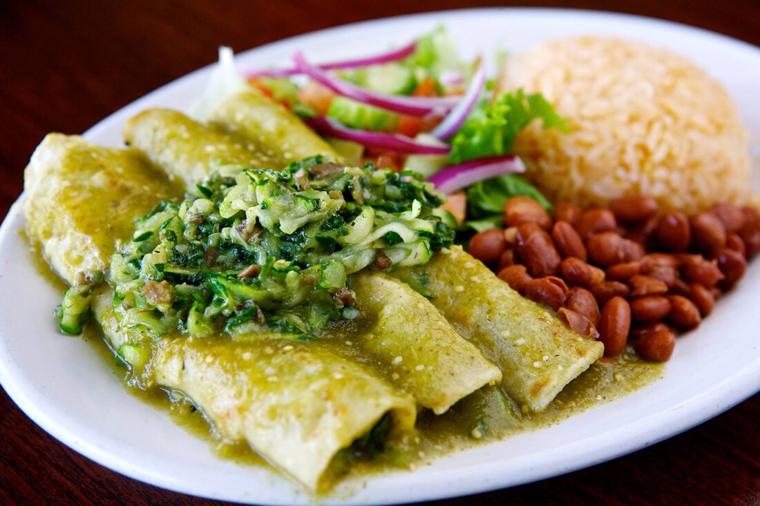 Un Solo Sol, enchiladas