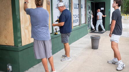 Gulf Coast prepares for landfall as Isaias gains power