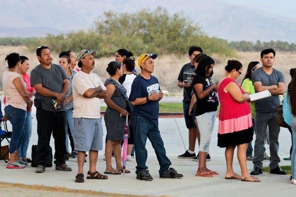 Hundreds of Coachella Valley residents waited patiently for services they are unlikely to afford or access otherwise. I Photo By: Ricardo Palavecino