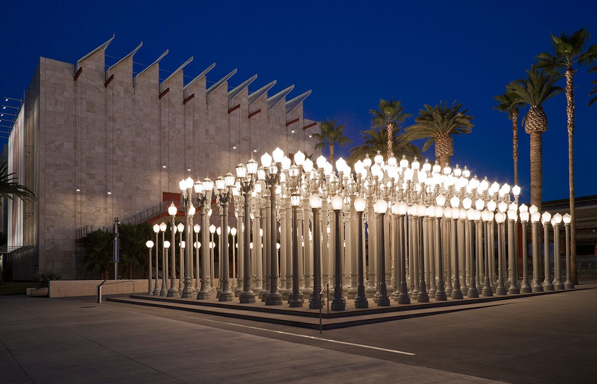 Chris Burden's "Urban Light" | © Museum Associates/LACMA