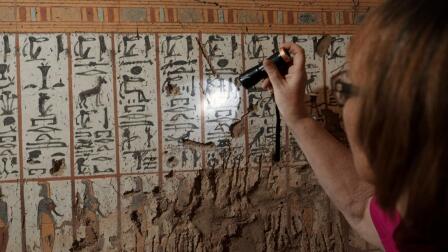 Understanding Ancient Artists through 'Handwriting' Analysis