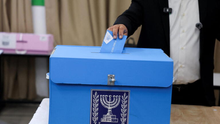 Projections show no clear winner in Israel's election