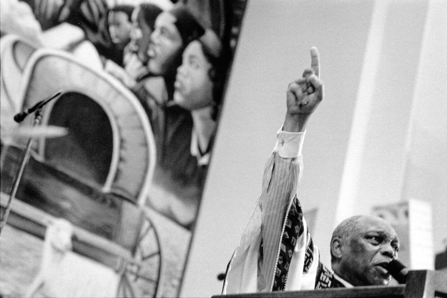 Rev. Cecil “Chip” Murray pointing up to the sky. | Courtesy of Jerry Berndt
