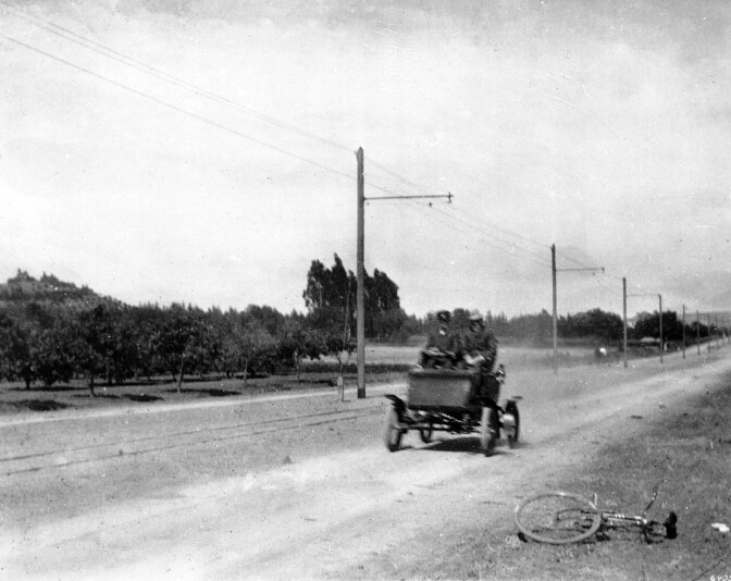 Hollywood Boulevard at its intersection with Sunset in 1904. Courtesy of the Photo Collection - Los Angeles Public Library.