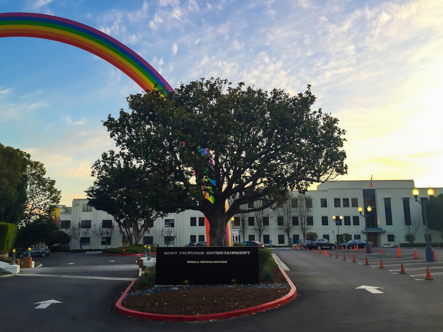 Rainbow sculpture by Tony Tasset at Sony Sony Pictures Studios in Culver City, CA. | Photo: Chris Goldberg/Flickr/Creative Commons License