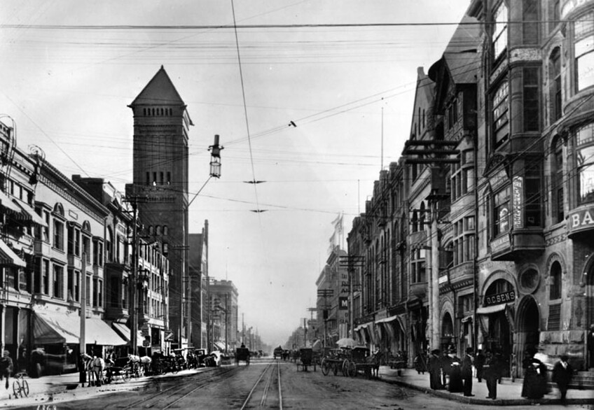 Broadway, 1895