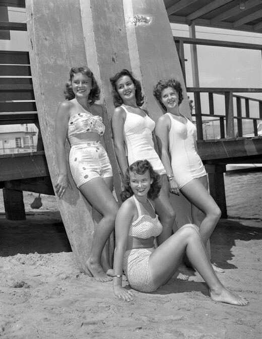 Contestants for queen of Newport Beach Tournament of Lights, 1947.