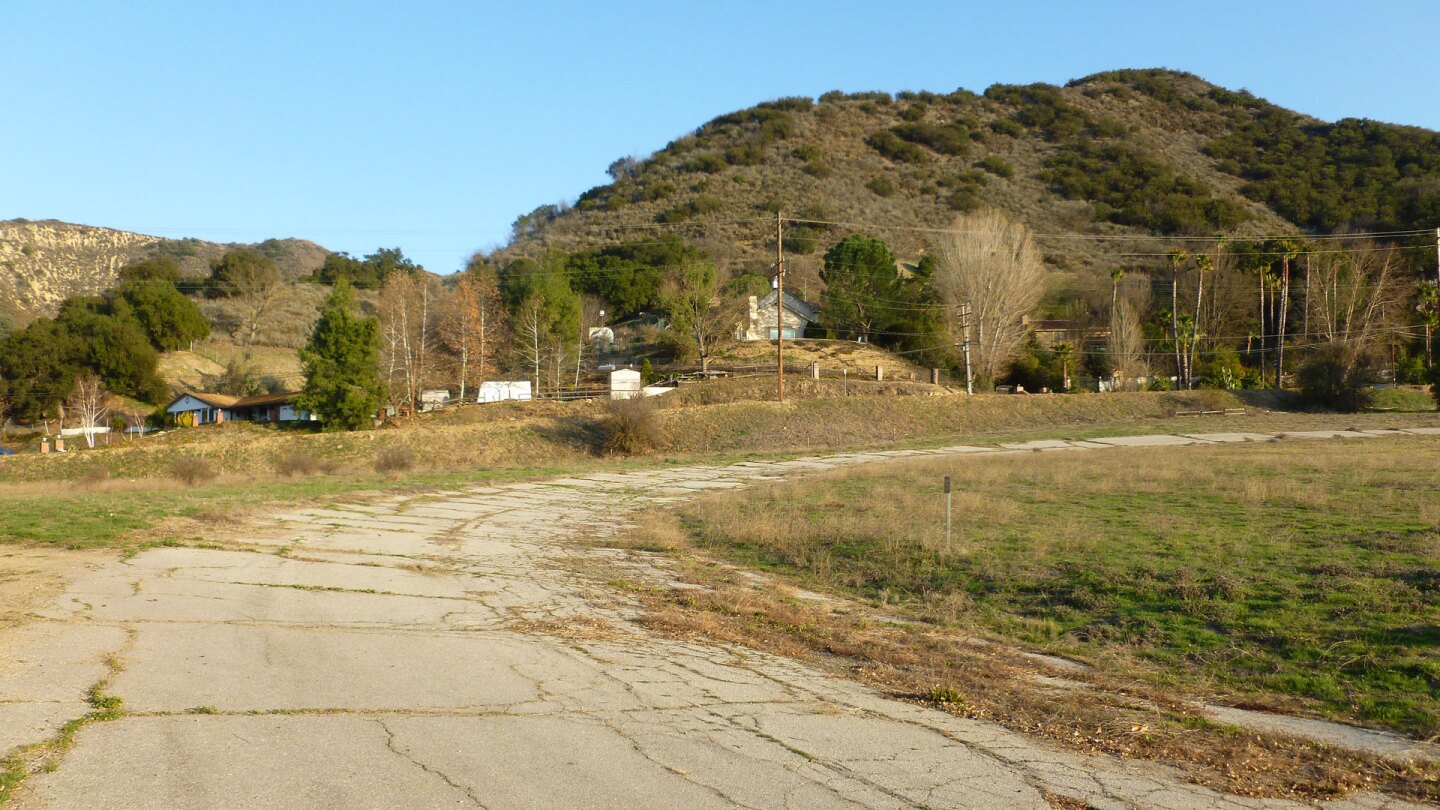 paramount race track