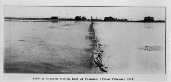 East Compton during the flood of 1914. Courtesy of the USC Libraries - California Historical Society Collection.