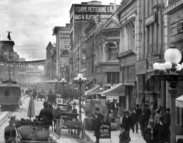 Another view of the Broadway's intersection with Mercantile Place, seen here circa 1906. Courtesy of the USC Libraries - California Historical Society Collection.