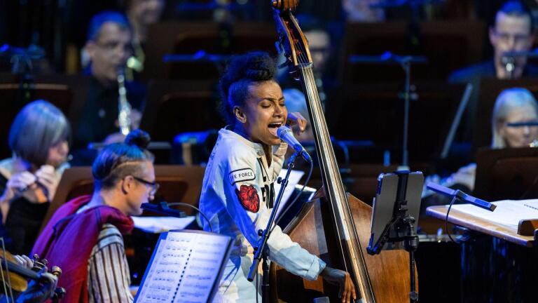 San Francisco Symphony Performs with esperanza spalding