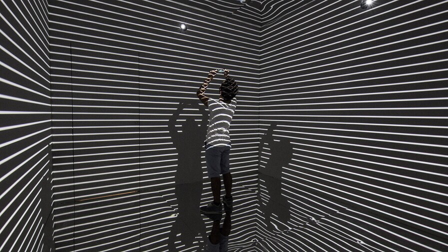 Refik Anadol, "Infinity"