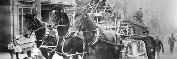 Horse-drawn fire engine (header)