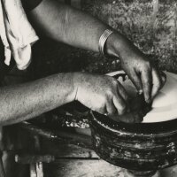 Edith Heath making pottery | Courtesy of the Environmental Design Archives at UC Berkeley