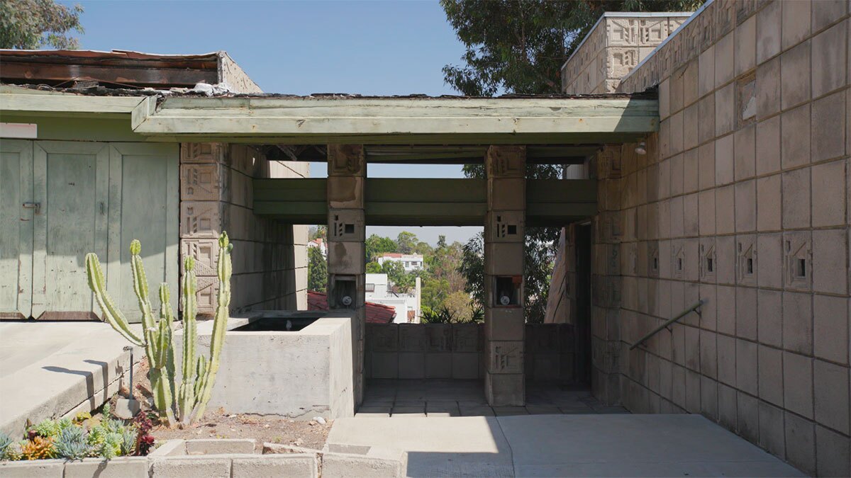 Freeman house still from Frank Lloyd Wright AB s9