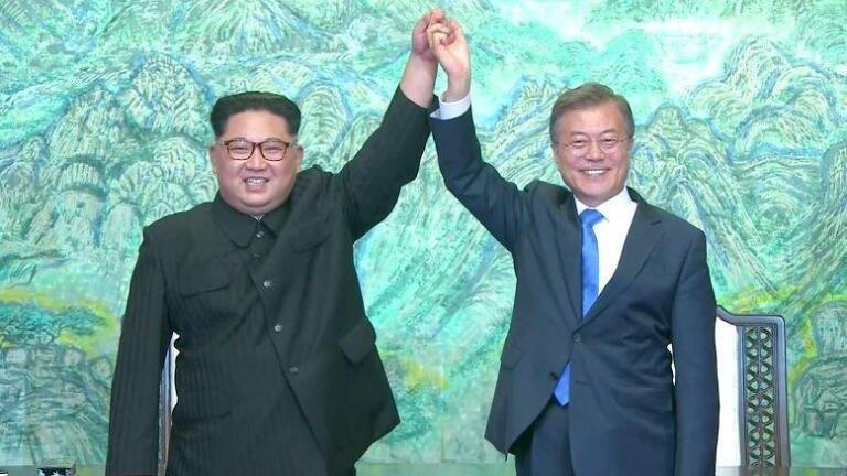 Korean leaders talk at demilitarized zone