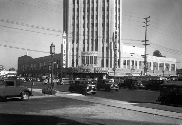 The Wiltern in 1935. Courtesy of the Photo Collection - Los Angeles Public Library.
