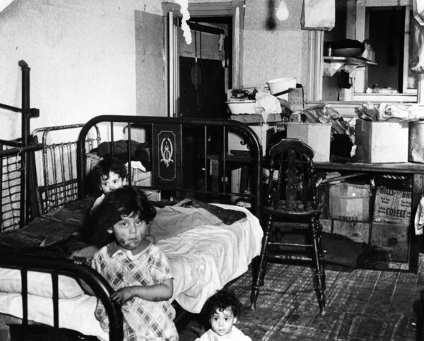 Slum conditions in Bronzeville | Courtesy of the Los Angeles Public Library