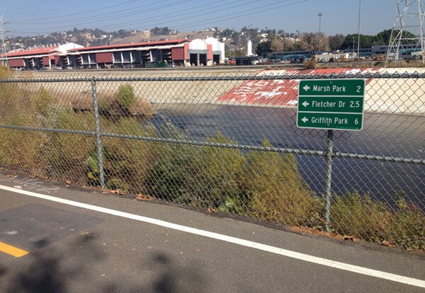 lariversign03.jpg