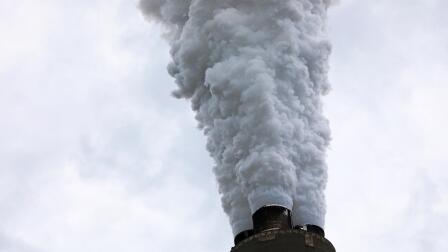 Trump rolls back policy regulating greenhouse emissions