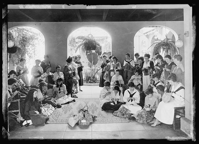 Red Cross work at Girls Collegiate School_Los Angeles_1918