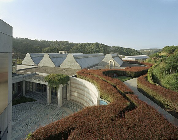 Skirball Founders Courtyard Museum Rooflines | Timothy_Hursley