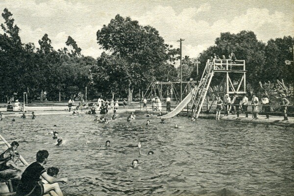 The plunge in the 1940s | Photo: Courtesy Steve Lech/Riverside Historical Society