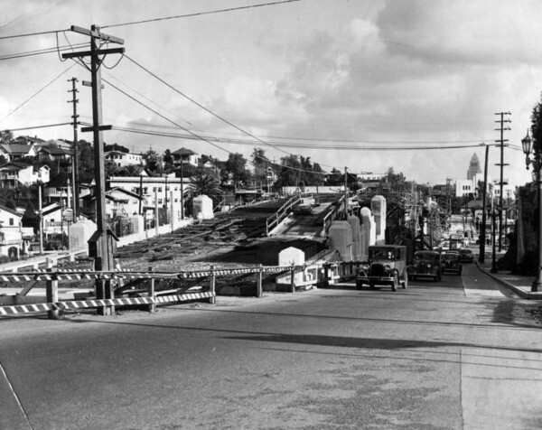 Early 1942 view of the viaduct under construction. Courtesy of the USC Libraries - Los Angeles Examiner Collection.