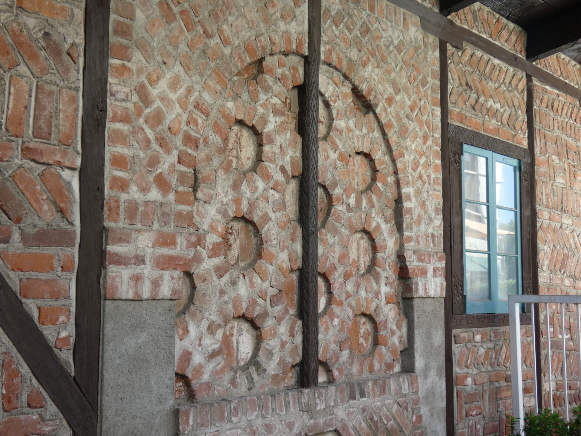 Decorative walls at the Weber House in Riverside.
