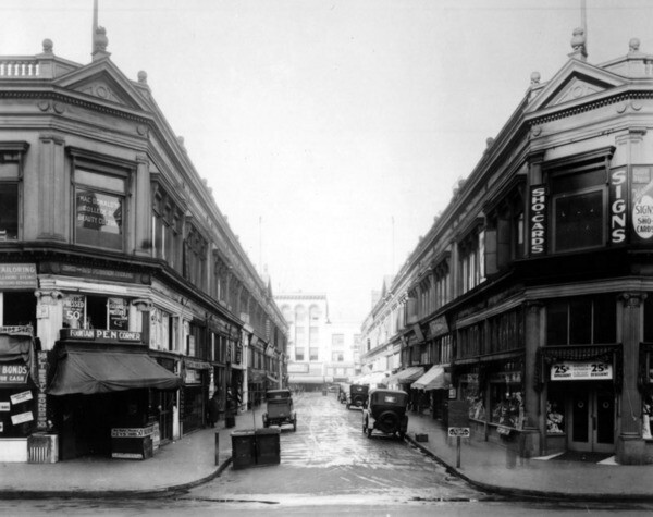 A private, open-air shopping street, Mercantile Place stretched 325 feet between Spring and Broadway in downtown Los Angeles. Courtesy of the Photo Collection - Los Angeles Public Library.