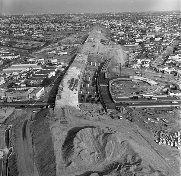 The Santa Monica Freeway under construction at La Cienega and Venice boulevards in 1964. Courtesy of the Los Angeles Times Photographic Archive, UCLA Library.